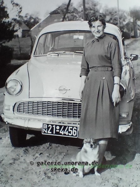 IMG20230505193119_Opel-Rekord-Sedan_altes-Autokennzeichen-Besatzungszone.jpg